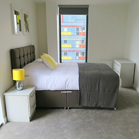 Quay Apartments Манчестер Экстерьер фото